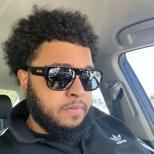 Meet your Posher, Devin